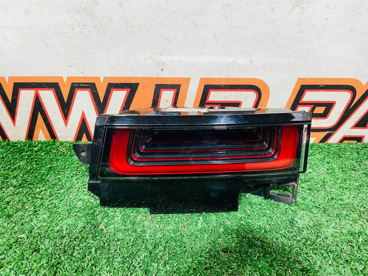 LR128384 Lampa w klapie bagażnika prawa Range Rover Evoque Nowy L551 (2019-) Używana